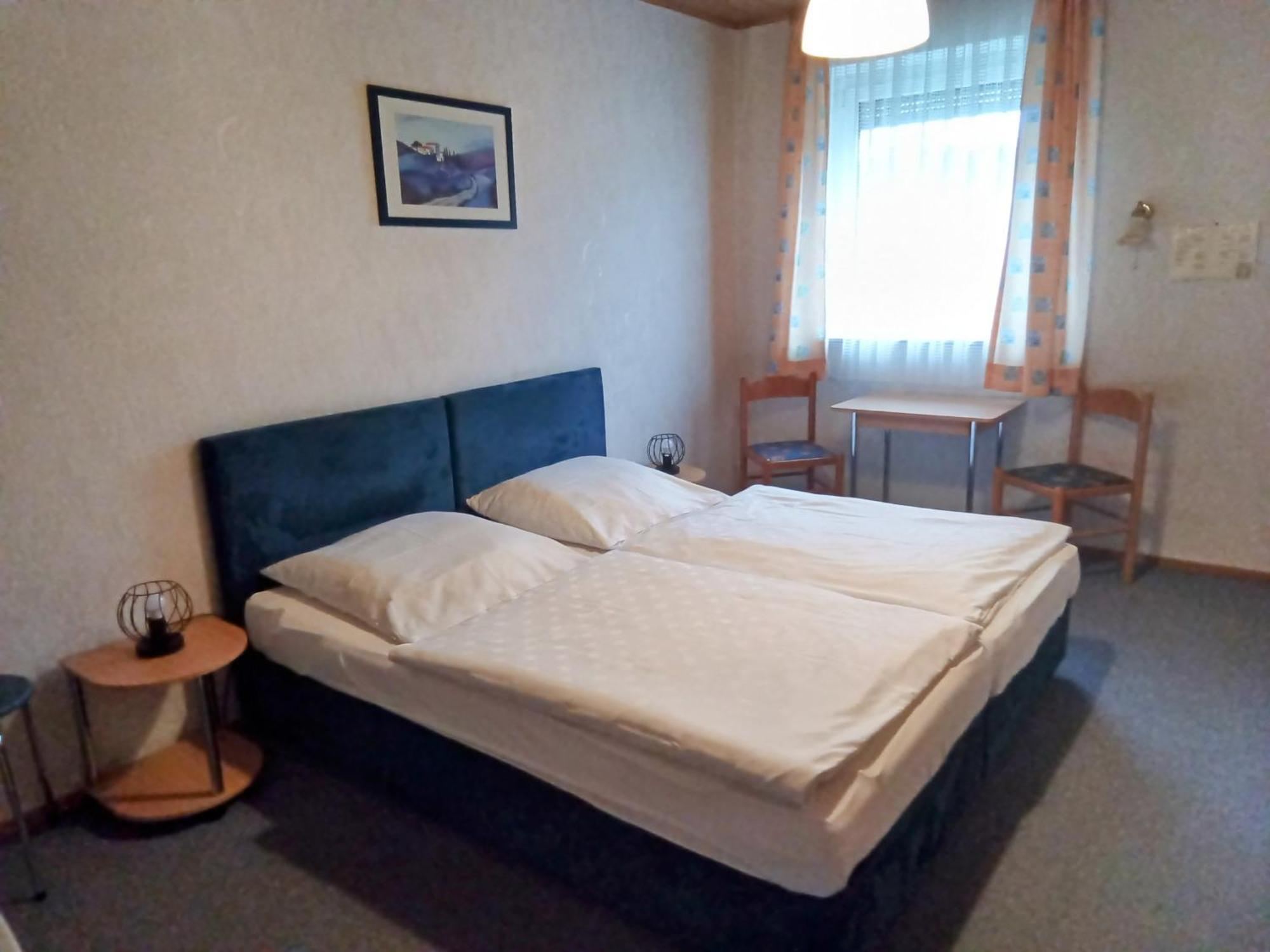 Gasthof Zur Krone Burghaslach Esterno foto